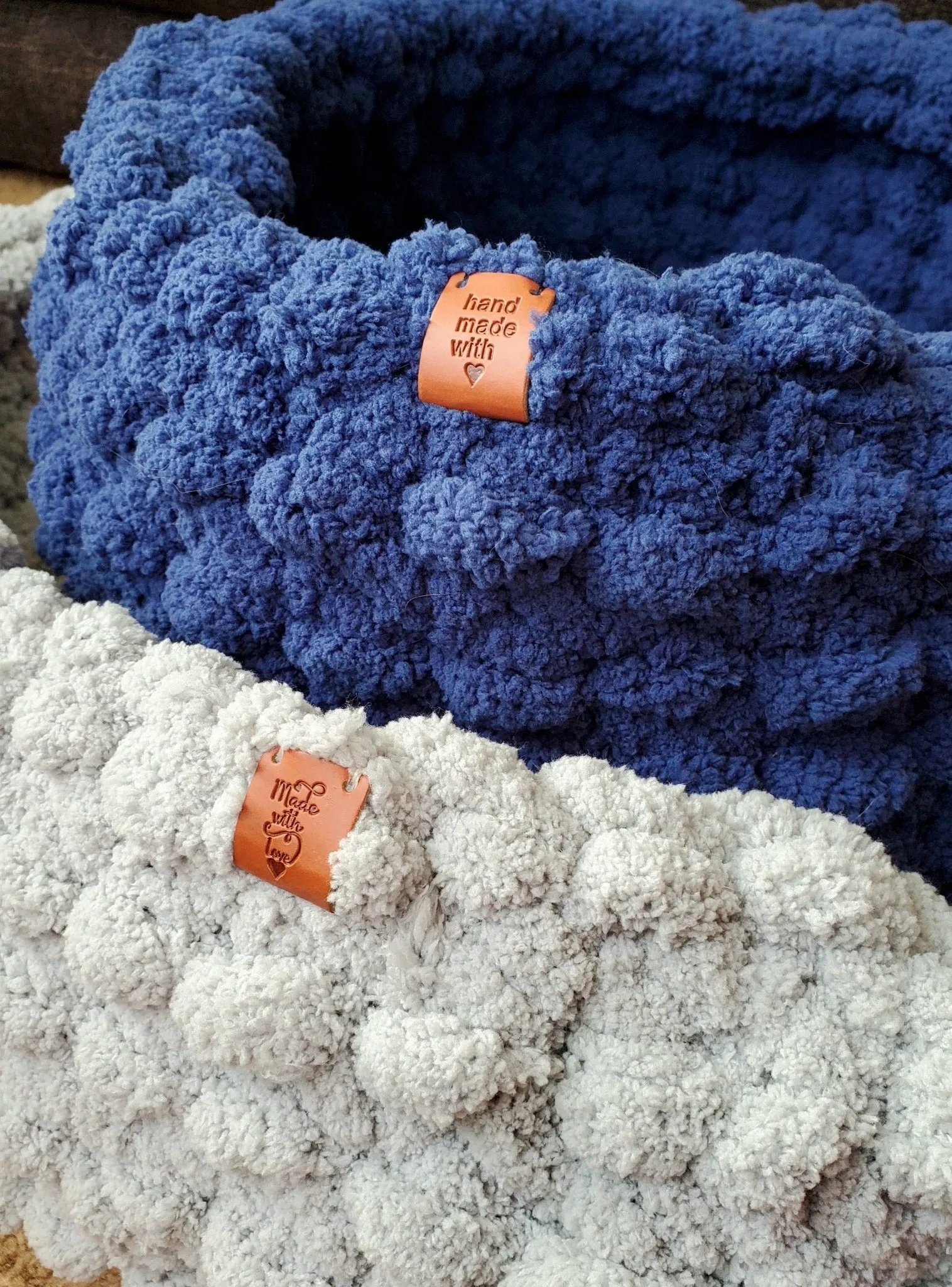 26" Chenille Pet Bed