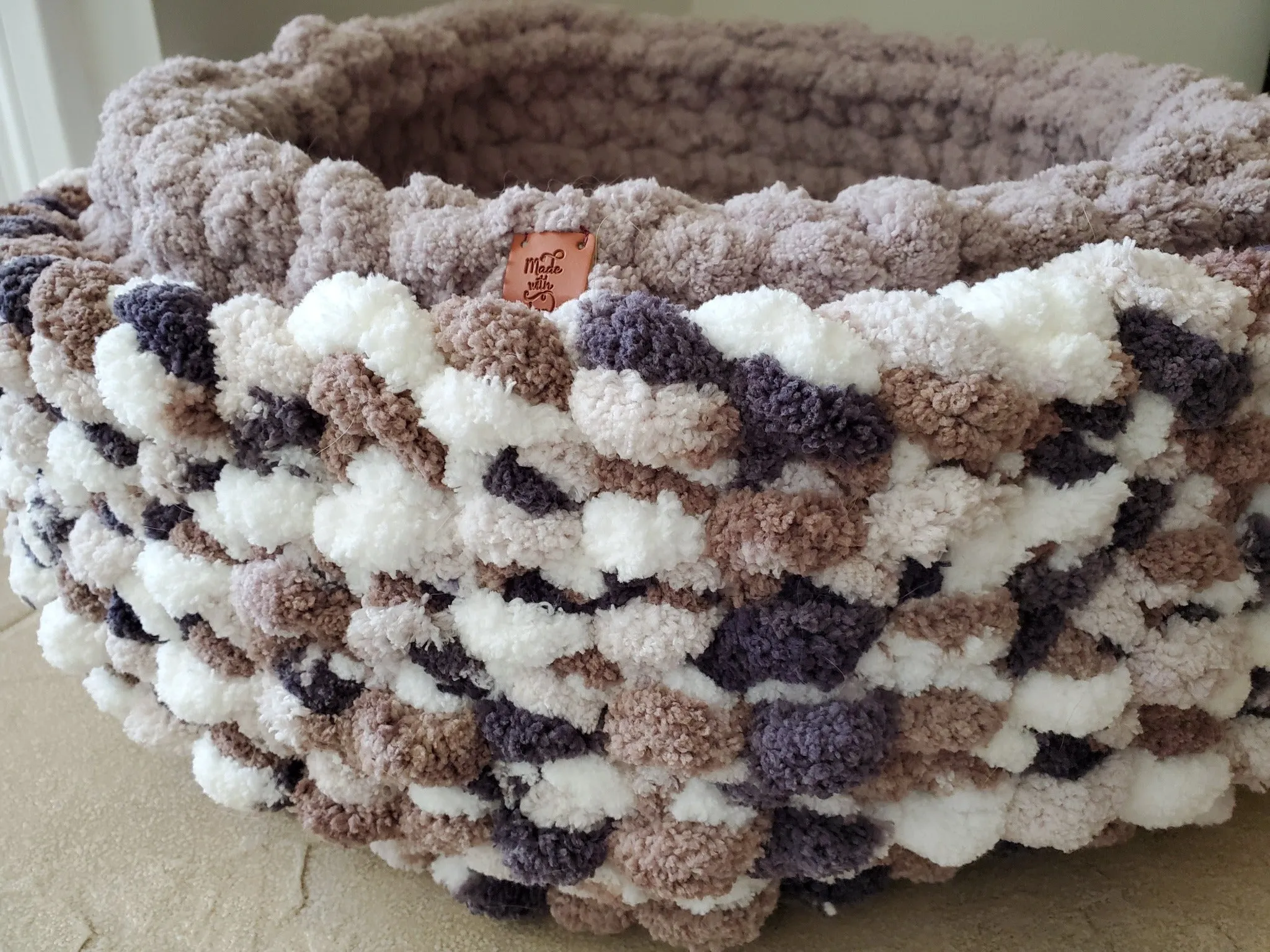 26" Chenille Pet Bed