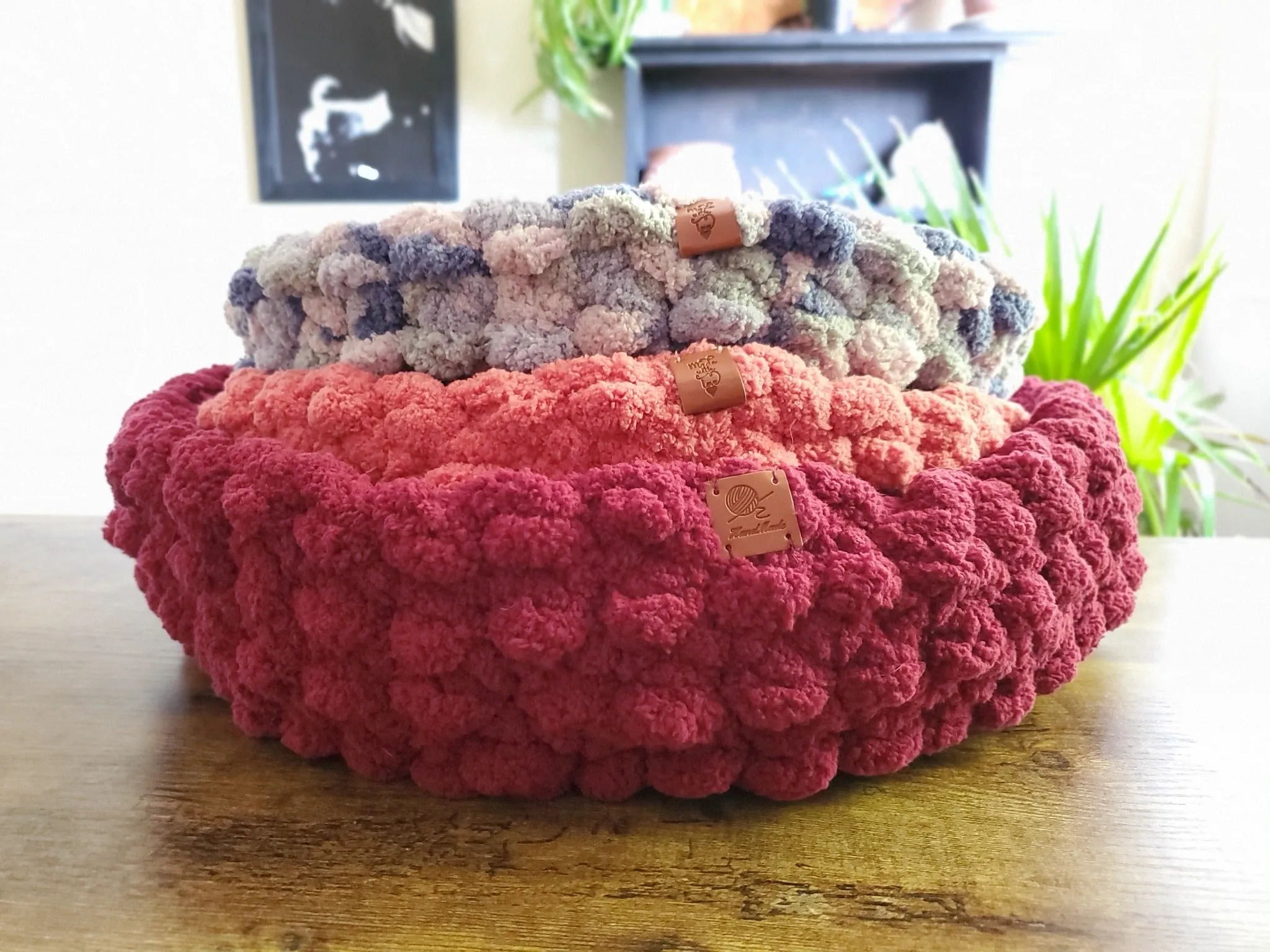 26" Chenille Pet Bed