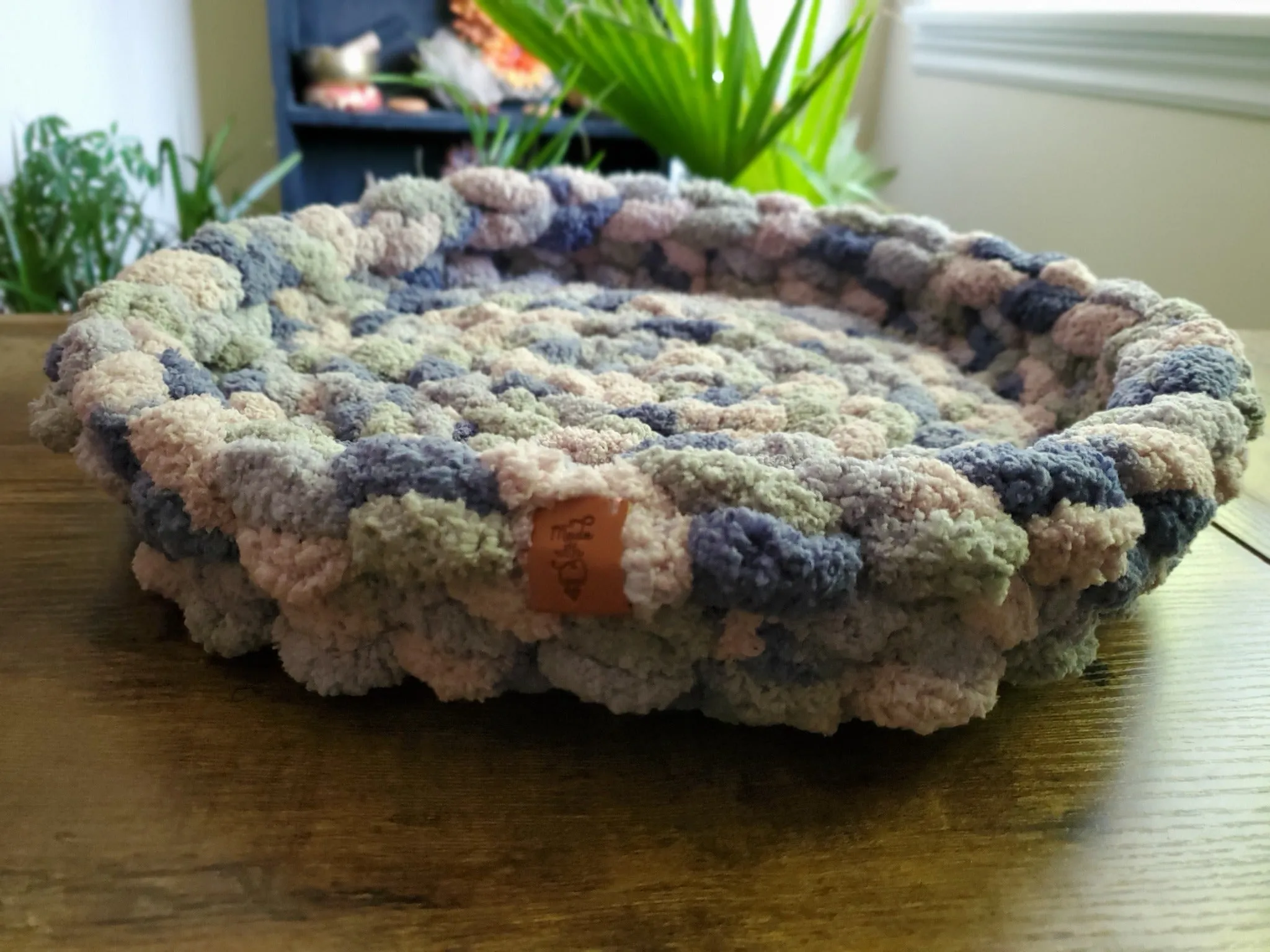 26" Chenille Pet Bed