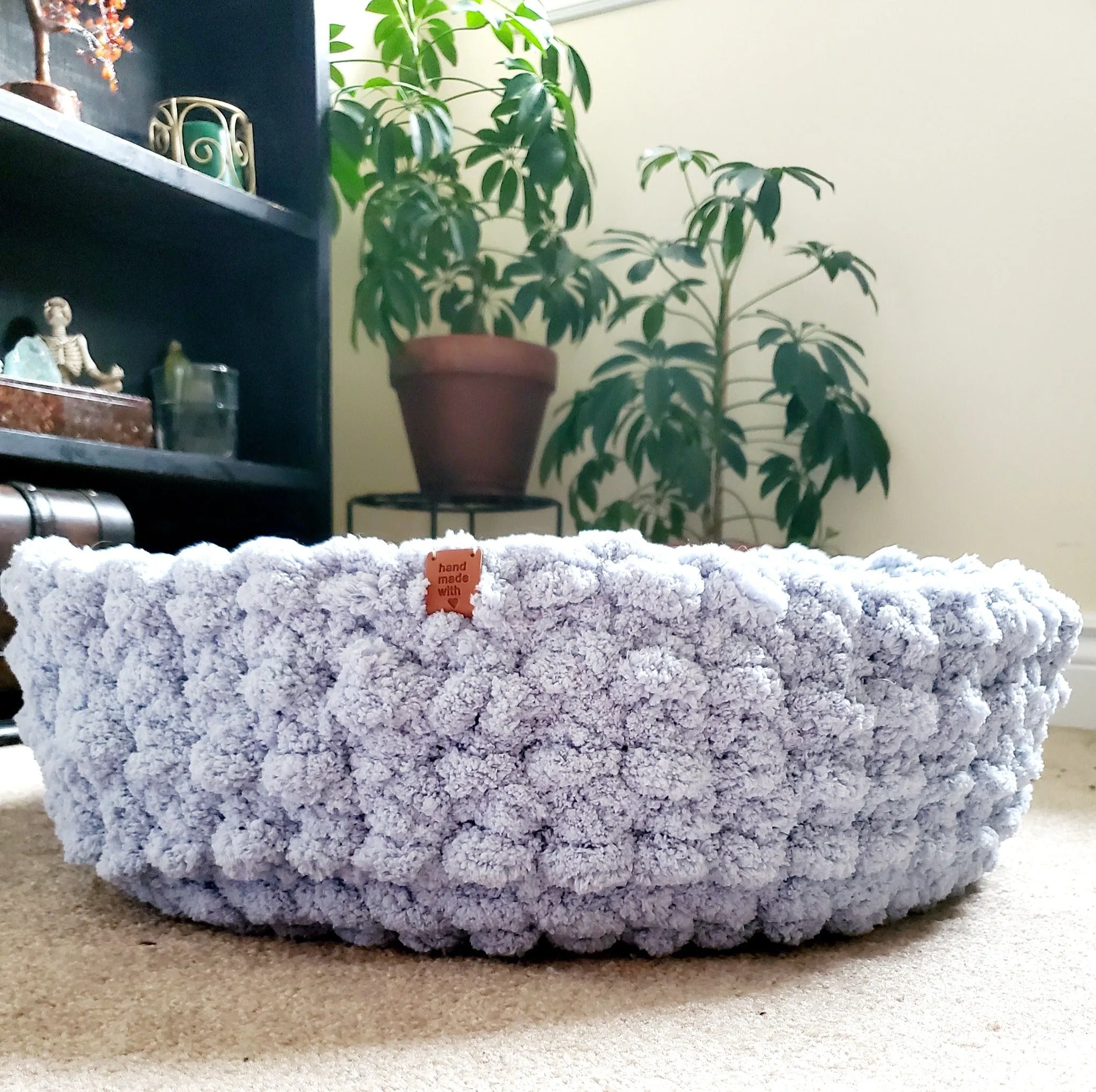 26" Chenille Pet Bed