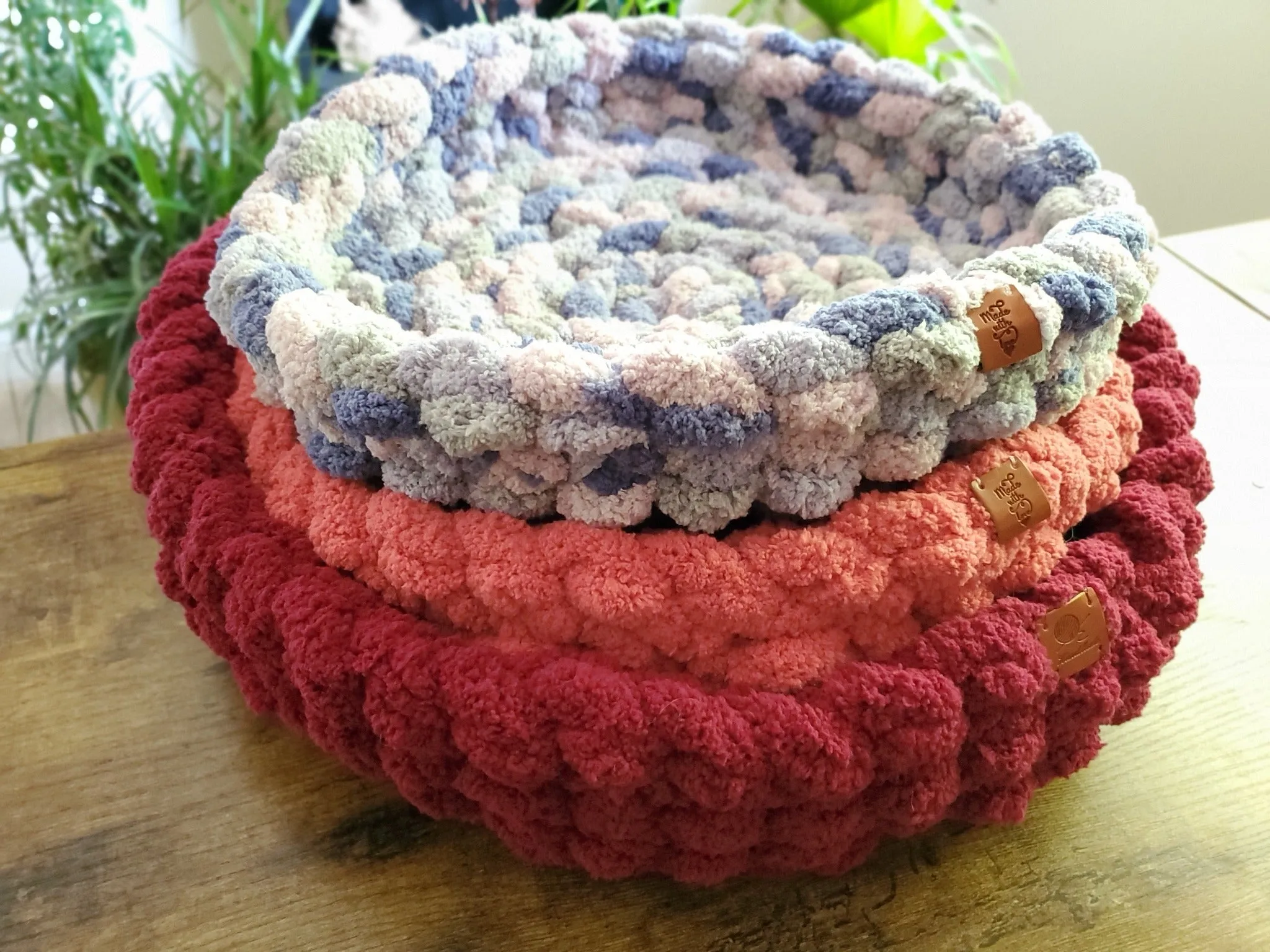 26" Chenille Pet Bed