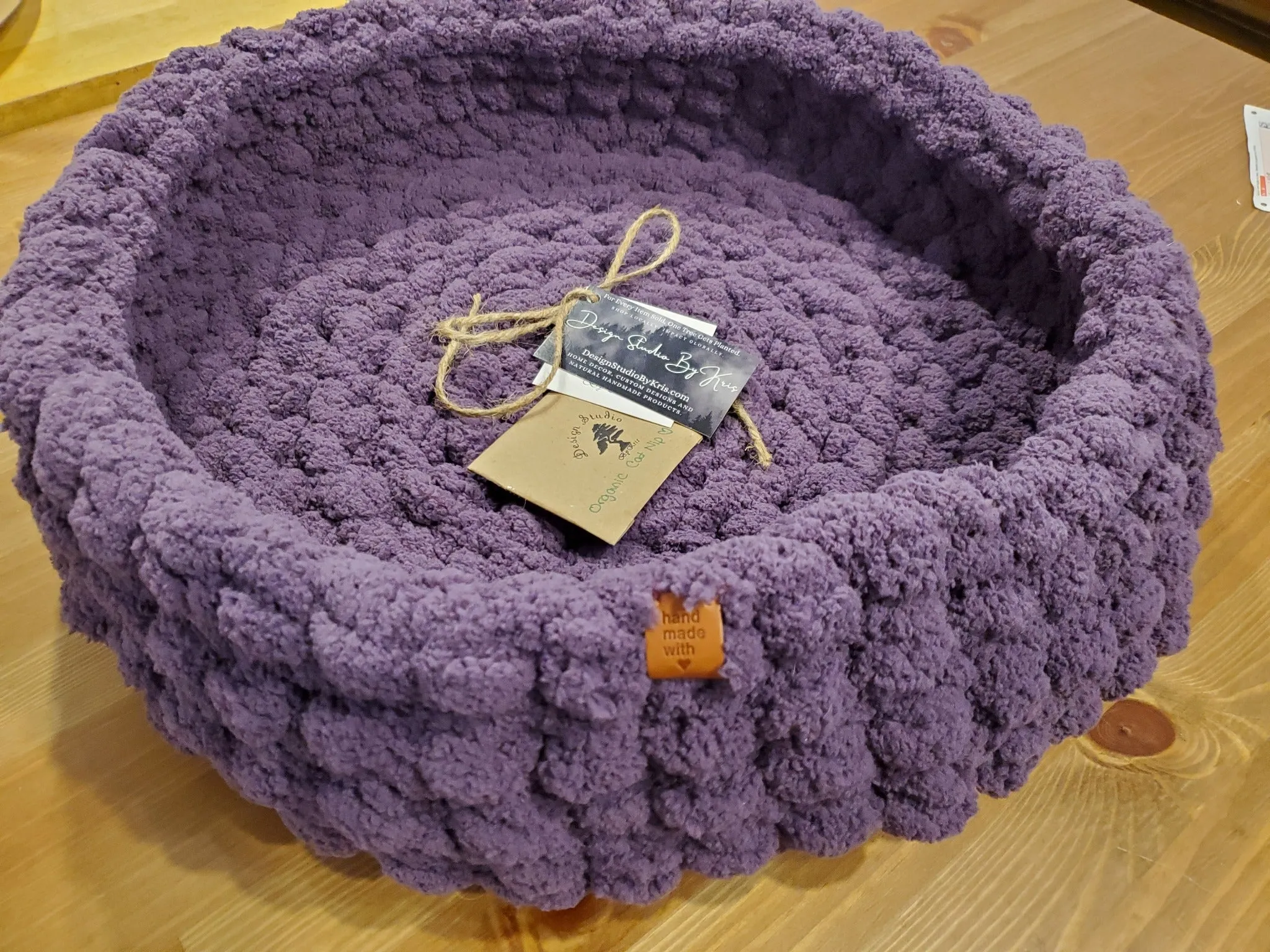 26" Chenille Pet Bed