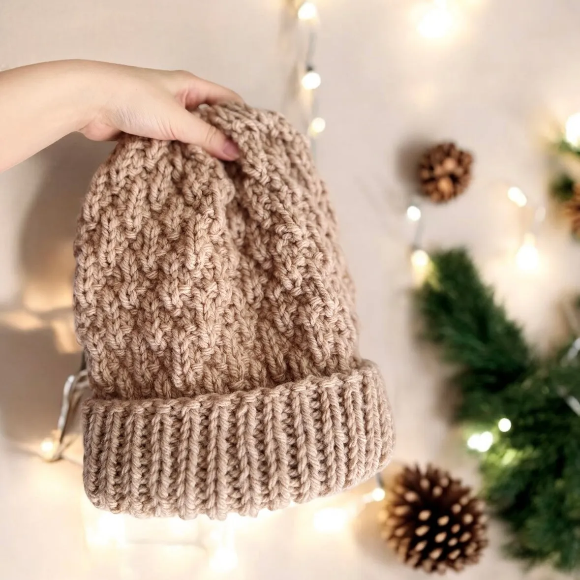 Handknit Chunky Patterned Beanie | Knit Beret | Foldable brim in beige sand colour | Knit beanie in coffee | Fluffy and cozy winter hat