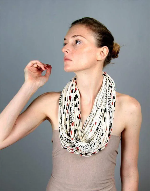 Necklush Chunky Scarf / Striped Red & Black / Unisex