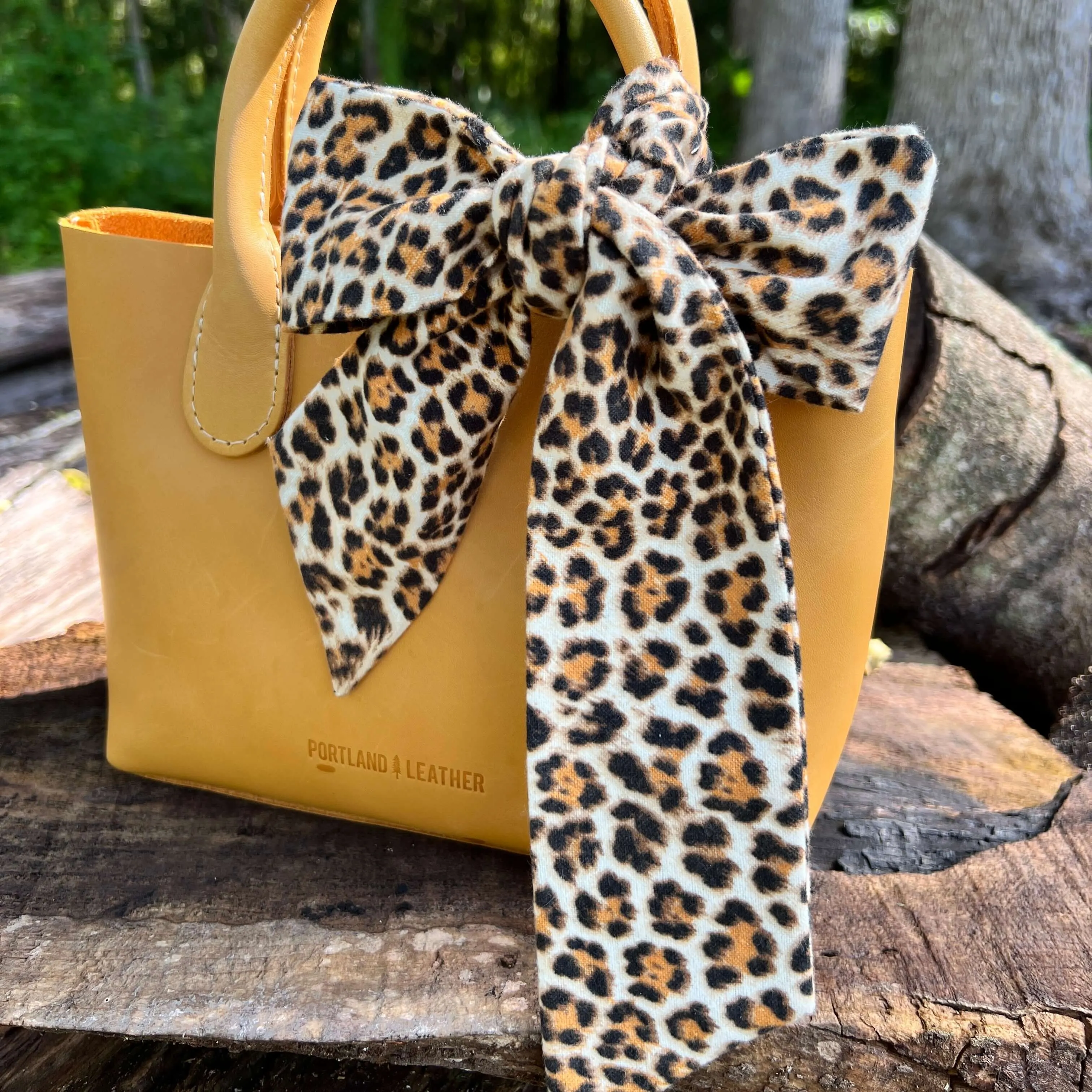 Purse Scarf - Cheetah Flannel