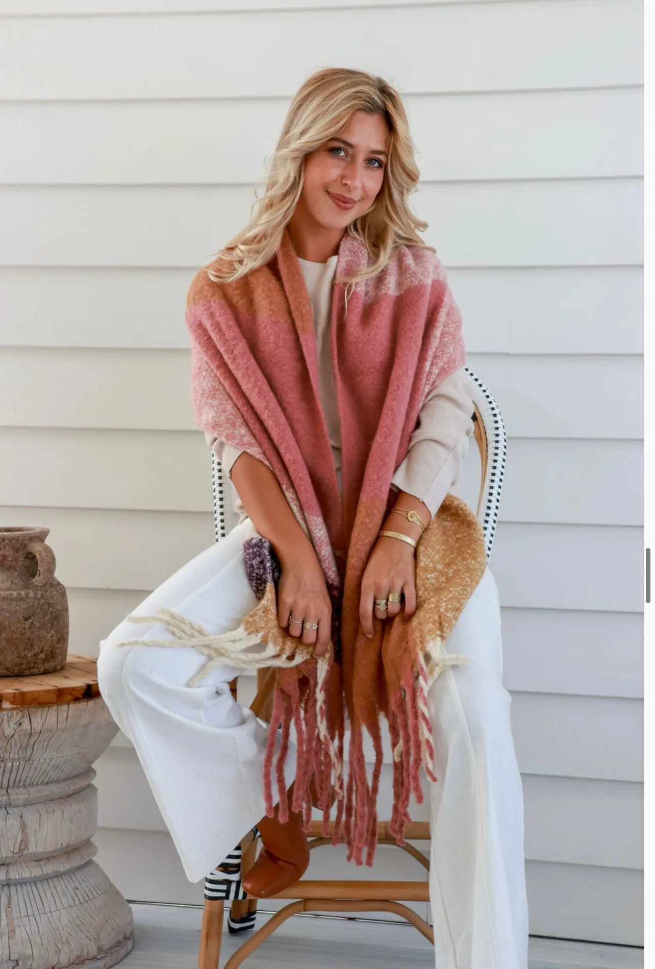 THE COSY TASSEL SCARF