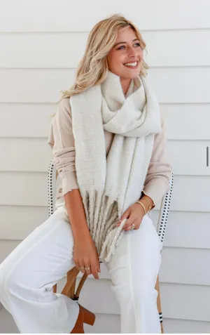 THE COSY TASSEL SCARF