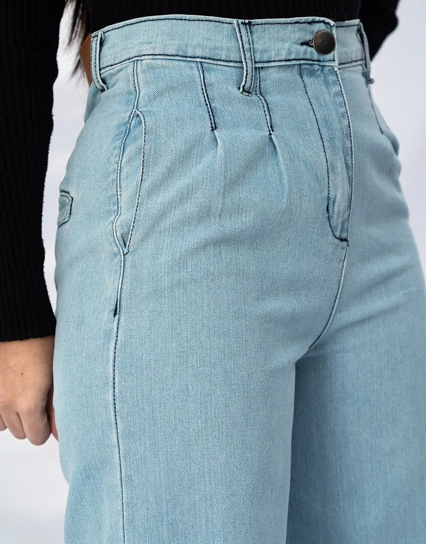 Wide Leg Pleated Jeans Light Wash