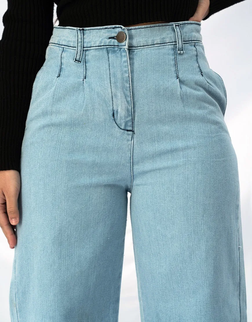 Wide Leg Pleated Jeans Light Wash